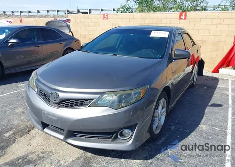 2014 Toyota Camry Se z USA, uszkodzony, nr VIN 4T1BF1FKXEU856617